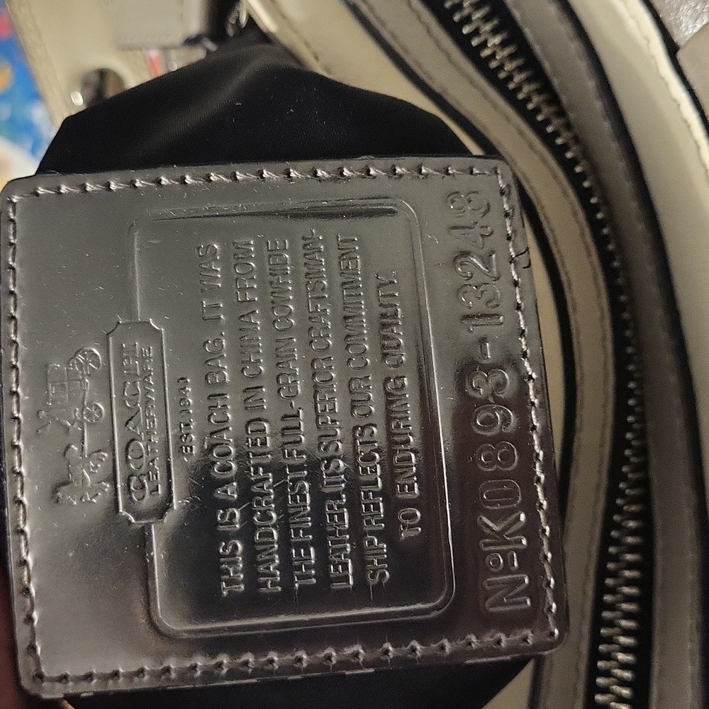 Vintage Coach Legacy Like New - Picture 8 of 9